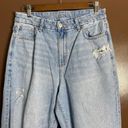 American Eagle  Sz 10 Reg Curvy Mom Jean Distressed Blowout Knee Light Wash Denim Photo 1