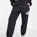 Nike Women’s  Sportswear Essential Joggers Photo 3