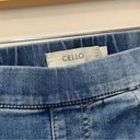 Cello  boutique light wash pull on flare jeans size small Photo 3