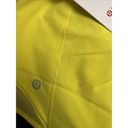 Lululemon  Women’s Hotty Hot HR Shorts 4” Lined Sonic Yellow (SNCY) SZ 6 New Photo 4