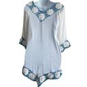 Daisy Women’s Blouse V-Neck 3/4 Sleeve  Applique' Crochet Trim White Pullover Photo 1