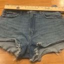 Abercrombie & Fitch  The mom high rises Jean shorts size 32/14 . Photo 2