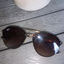 Ray-Ban Sunglasses Photo 2