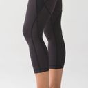 Lululemon lululemmon leggings conduit black with gold stripes cropped womans 8  Photo 1