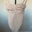 SKIMS NEW  SEAMLESS SCULPT STRAPLESS THONG BODYSUIT MICA Size M Photo 2