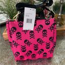 Betsey Johnson  2024 HOT PINK /BLACK SKULL INSULATED LUNCH TOTE Photo 4