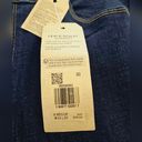 Levi's  Women's Classic Straight Dark Wash Jeans size 33 x 30 Photo 9