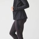 Lululemon lululemmon leggings conduit black with gold stripes cropped womans 8  Photo 0