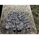 Jones New York  Sport Women's Size 8 Zebra Print Shorts Stretch Black White Y2k Photo 4