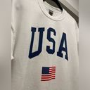 Gildan NWOT  White USA American Flag Patriotic Crewneck Sweater Sweatshirt - M Photo 4