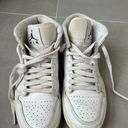 Nike AIR JORDAN 1 MID Photo 1