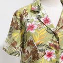 Erika  Women's Hawaiian/Jungle Print Short Sleeve Button Up Top Shirt Size PM Photo 4