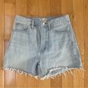 Madewell  The Mom Jean Short 27 Light Wash Photo 0