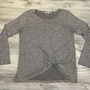 Green Envelope Heather Gray Long Sleeve Scoop Neck Shirt with Ruched Front Side Size M Photo 4