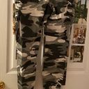 Berksha BERSHKA CAMO CARGO PANTS Photo 1