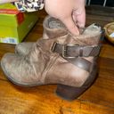 Baretraps Rikita Taupe Zip Up Boots Women’s 8 Photo 3