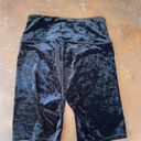 Good American Crushing It Velvet Biker Shorts in Black sz 1 Photo 2