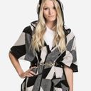 VERO MODA Landscape Black and White Cape  Denim One Size Photo 5