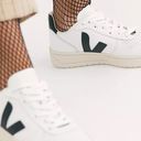 VEJA V-10 Sneakers Photo 3