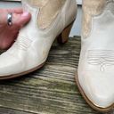 Dingo Vintage 80s 90s  high heeled low shaft cream beige cowgirl western boots Photo 2