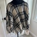 Pink Lily Plaid Poncho Photo 1