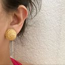 Beehive Vintage CARRÉ Golden  Button Clip On Earrings Photo 3