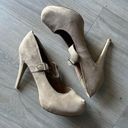 Penny Loves Kenny Unveiling Elegance: Women's Used Heel Pumps - Size 10 Photo 8