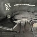 New York & Co. NWT Curvy Sculpting Stretch Skinny Jeans Black Distressed Size 0 Photo 2