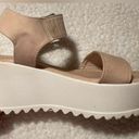 Suede nude platforms Size 5 Photo 4