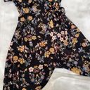 One Clothing Floral and flirty dress. Photo 4