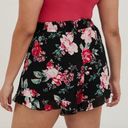 Torrid NEW NWT  4 Plus Size 5 Inch Gauze High Rise Short Black Red Floral Pull On Photo 2