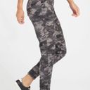 Spanx  NWT Blackwash Camo Print Stretch Twill Cargo Jogger Pants Size Medium Photo 7