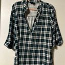 Discreet Women’s 1x plaid top Photo 0