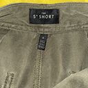 White House | Black Market  Size 6 Olive The 5” Short Photo 3