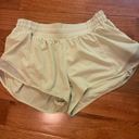 Lululemon  Hotty Hot Low Rise 2.5” Shorts Size 8 Crispin Green Photo 3