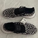 Adidas Swift Run Leopard-Print Shoe, Size: 7.5 Photo 5