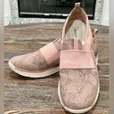 Baretraps Women’s  “Garner” Blush Faux-Snakeskin Slip-On Shoes - Sz 8M Photo 7