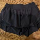 Lululemon  hotty hot shorts 2.5 Photo 0