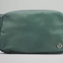 Lululemon EVERYWHERE BELT BAG tidewater teal. Photo 1