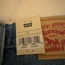 Levi’s Women’s Shorts Photo 3