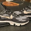 Nike Air Max 270 React - Women’s Size 8 - Black Vast Grey! Great condition! Photo 5