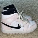 Nike Jordan 1 Mid Photo 0