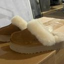 UGG Slippers Photo 3