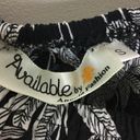 Available by Angela Fashion Off shoulder black white contrast tropical crop top Small Photo 2