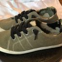 Jellypop  Olive Drab Sneakers with Furry Camouflage Lining Size 9.5 Photo 3