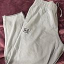 Under Armour Gray Pant Size Large Photo 0