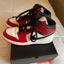 Nike Air Jordan 1 Mid Photo 1