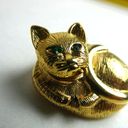 Cookie Lee  Gold Tone Kitty Cat Bobblehead Springy Curled Up Kitten Brooch Pin Photo 1