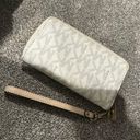 Michael Kors Wallet Wristlet Photo 2