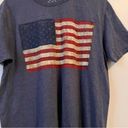 Well Worn  Women's Short Sleeve Crewneck American Flag Graphic Tee Sz L Photo 1